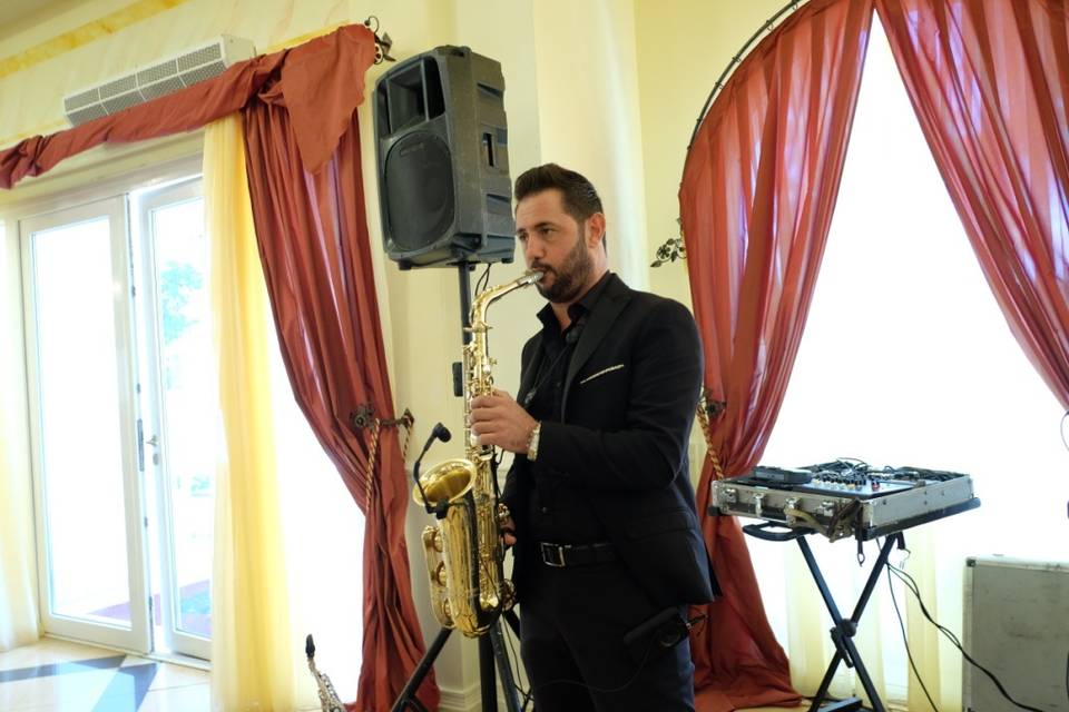 Mimmo Radogna - Sax Matrimoni ed Eventi