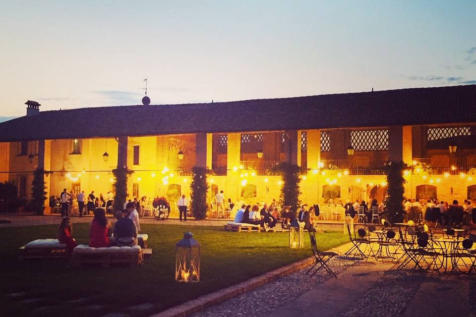 L'aia al tramonto