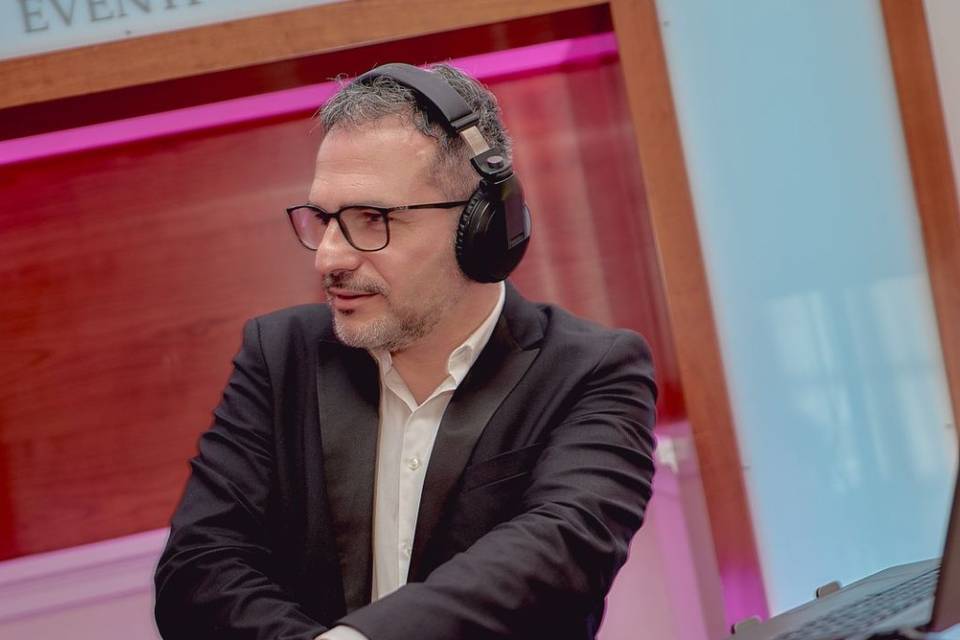 Dj