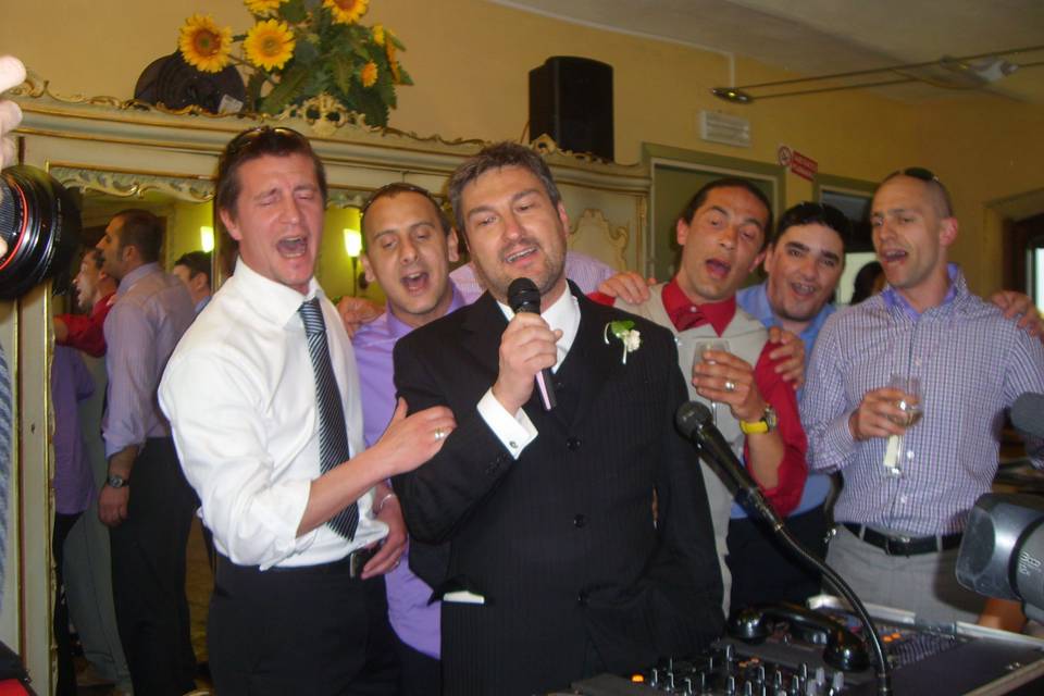 Matrimonio con karaoke