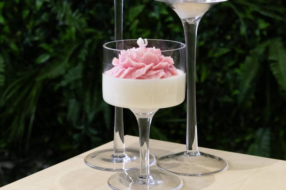 Alzata con rosa