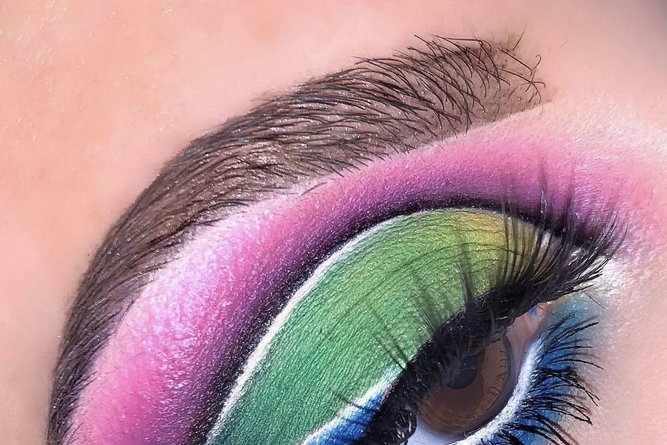 Pencil technic makeup