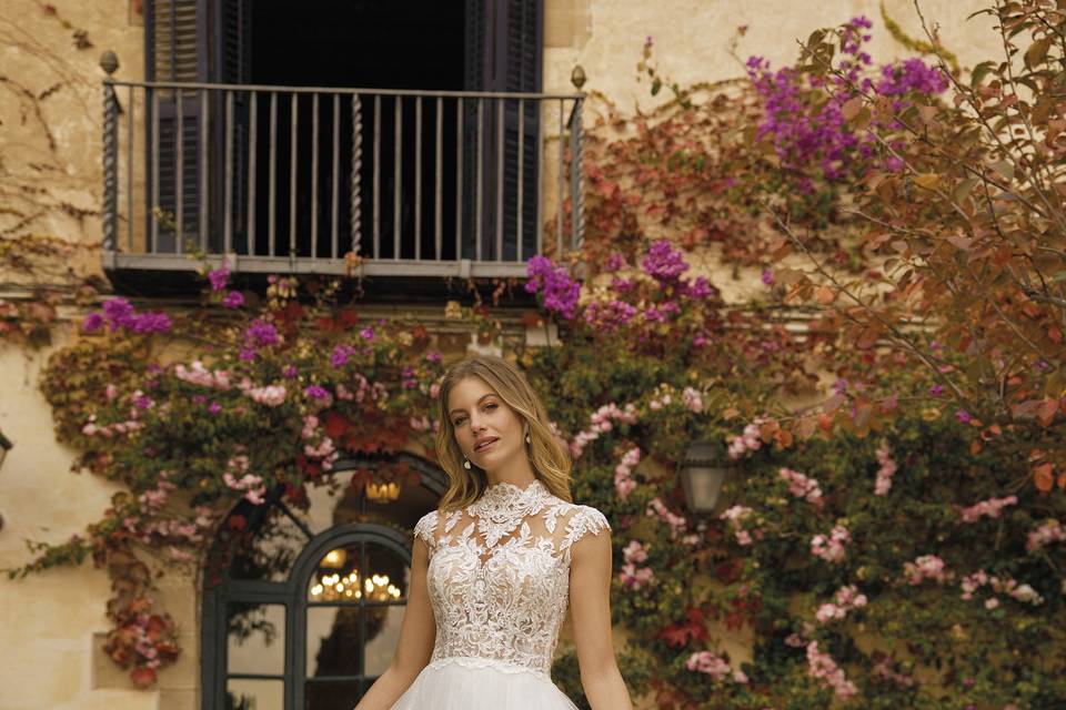 White one by pronovias