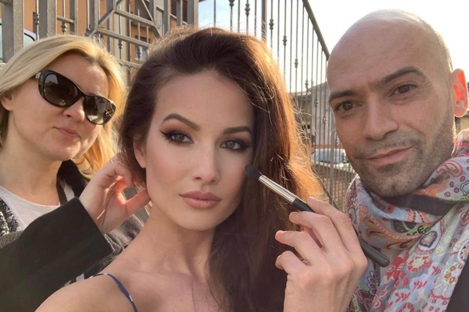 Arina e eyeliner grafico