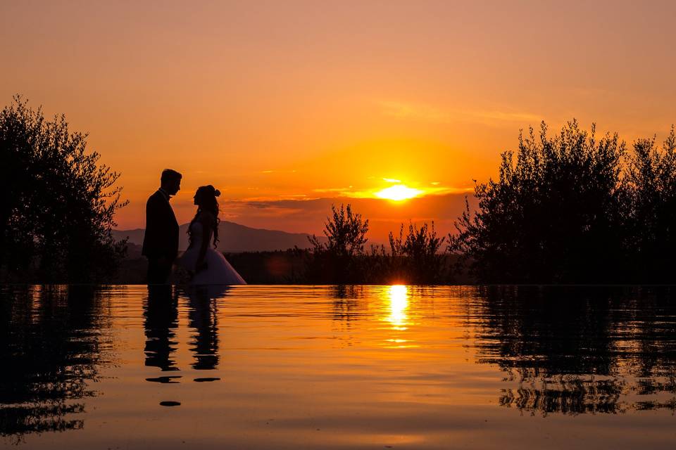 Tramonto a bordo piscina