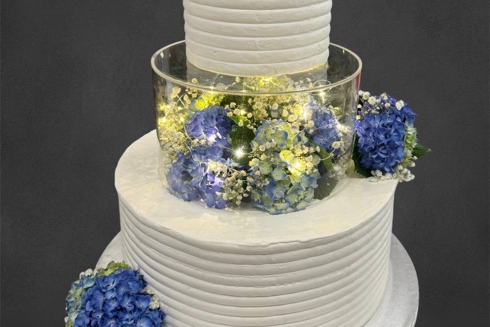 Wedding cake con ortensie