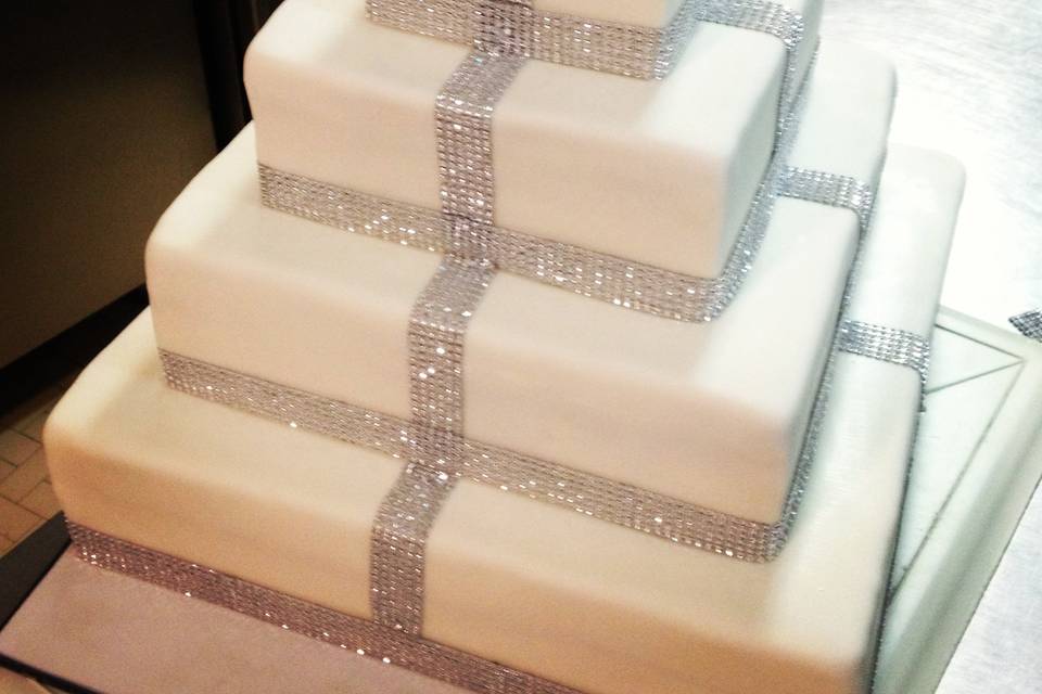 Wedding cake sparkling