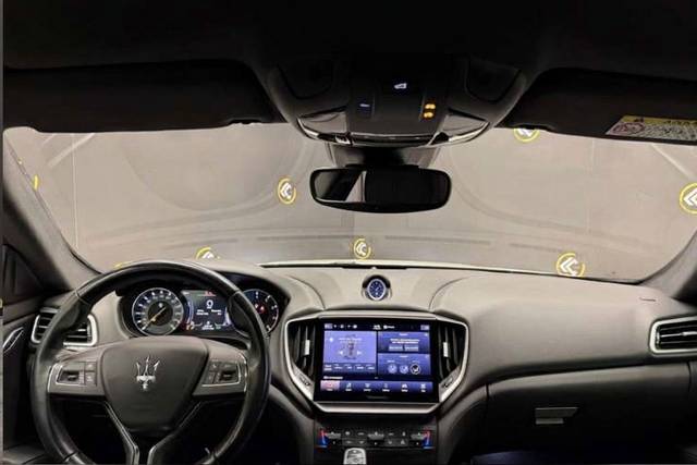 Auto sportiva matrimonio