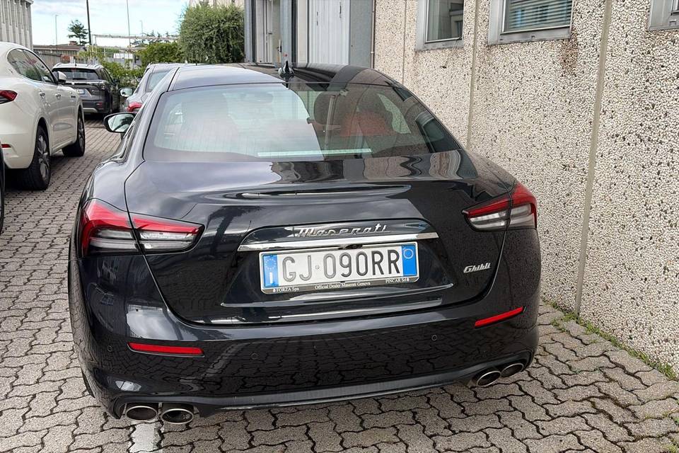 Auto sportiva matrimonio