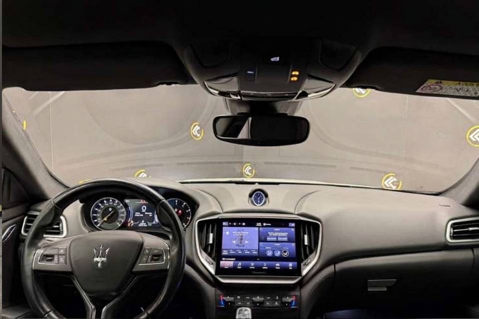 Auto sportiva matrimonio