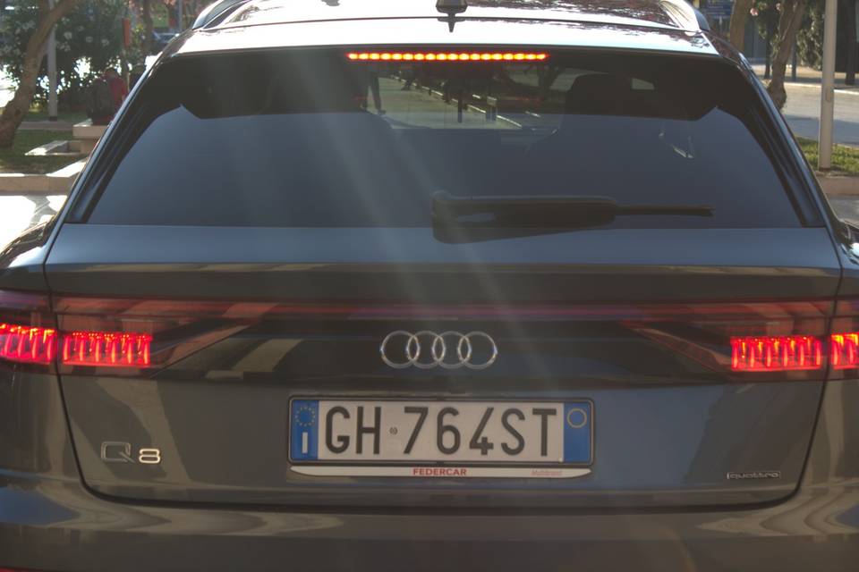 Auto sportiva matrimonio