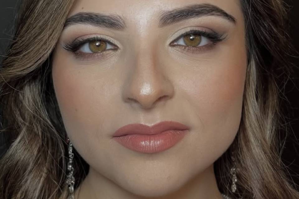 Elegant makeup