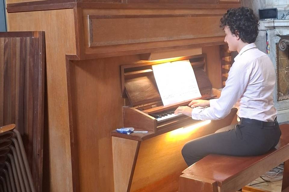 Organo in Chiesa