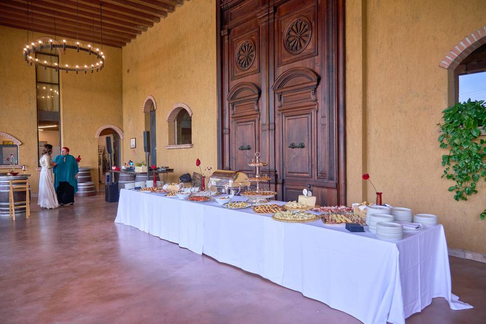 Aperitivo a Buffet in Cantina