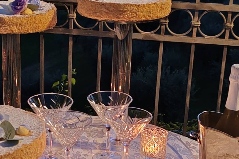 Cake topper