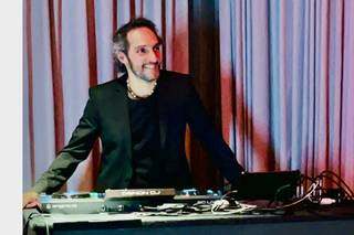 Renato Tammi – DJ, Sax & Live Music