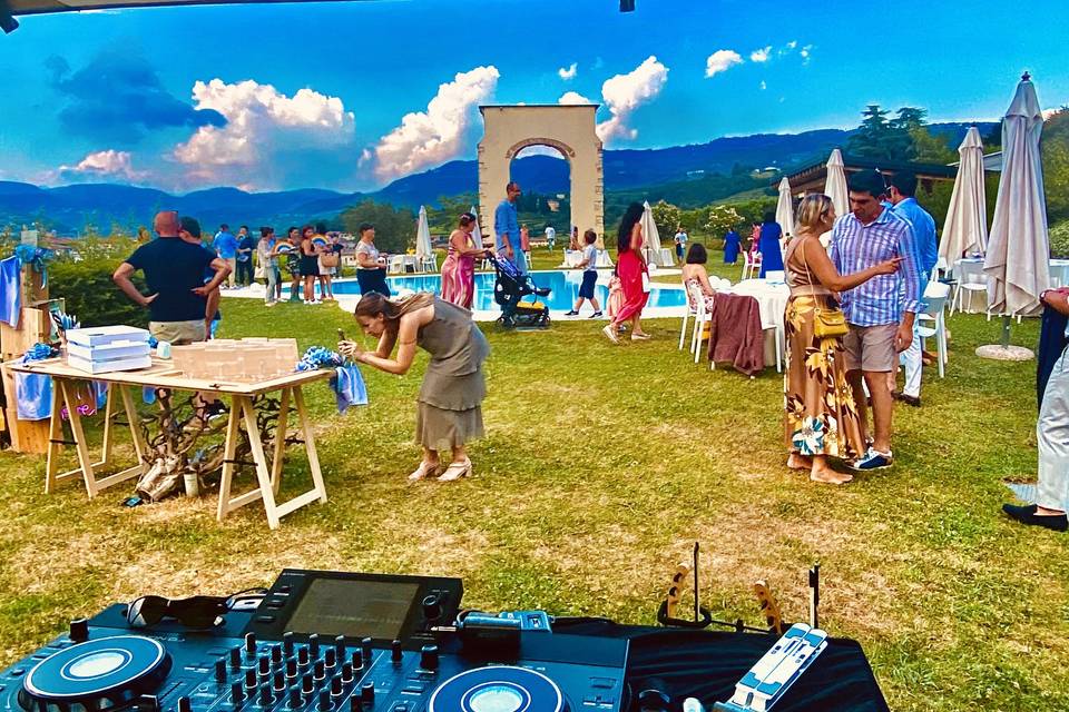 Bellissimo party in piscina