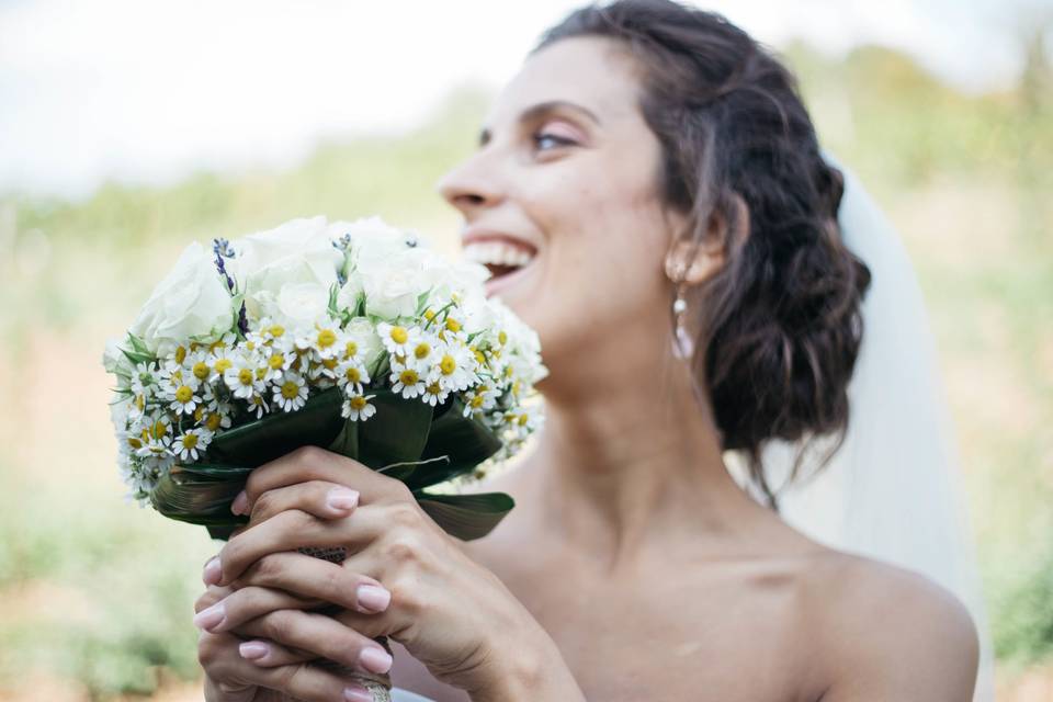 Sposa Felice col bouquet