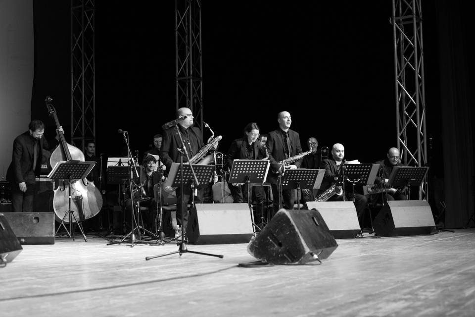 Lake Jazz Orchestra