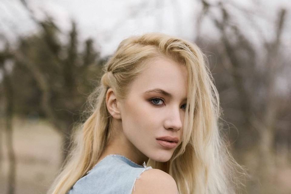 Makeup and hairstyle