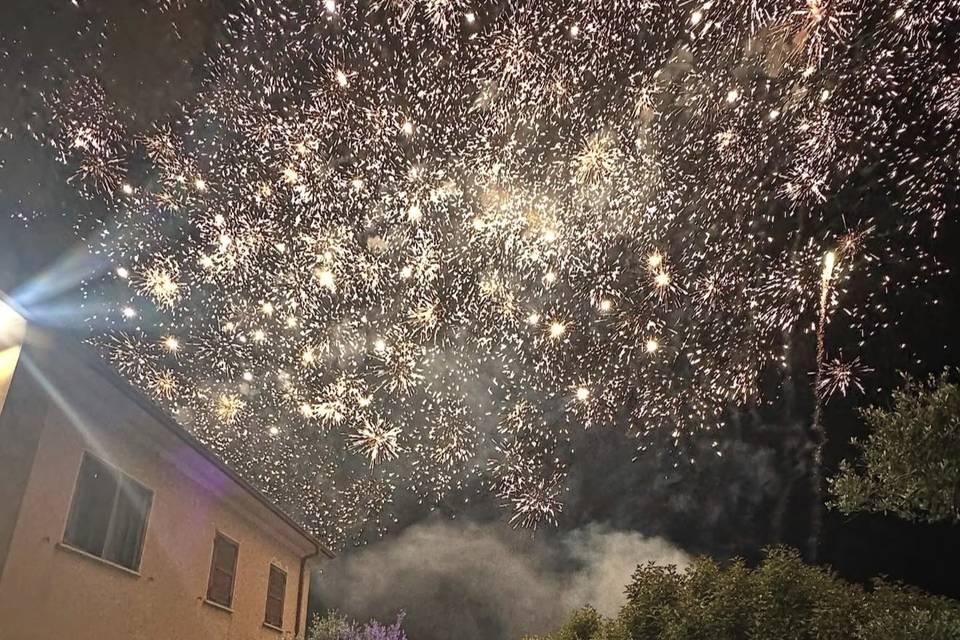 Fuochi d'artificio sposi