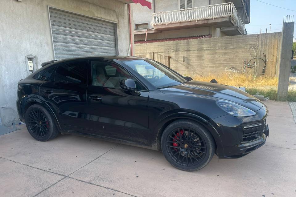 Porsche cayenne gts