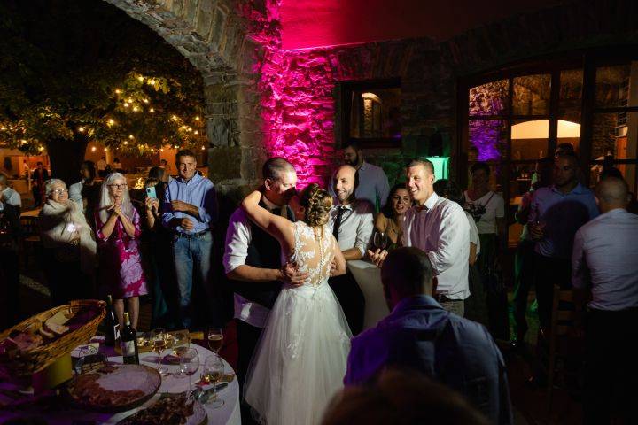 La festa ...si aprano le danze