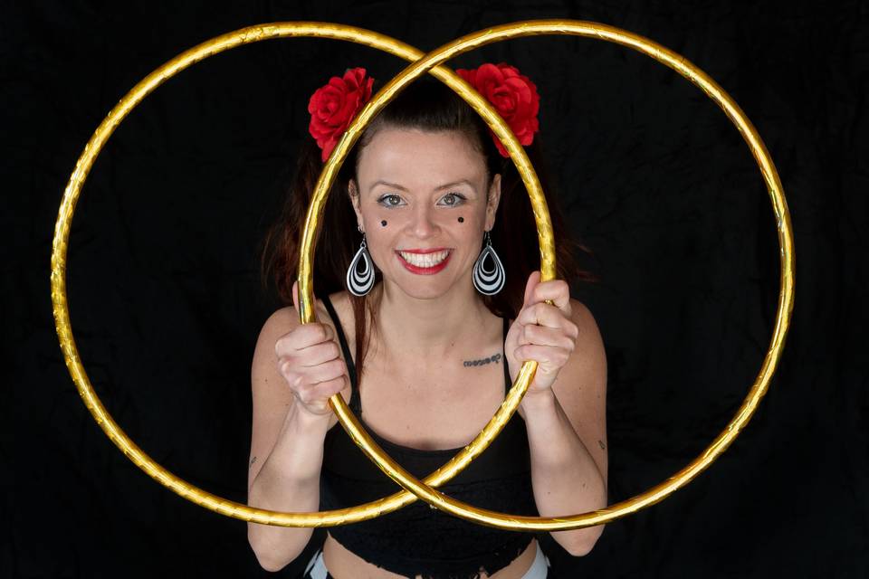 Spettaccolo con hula hoop