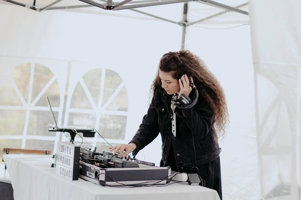 LUNITA WEDDING SOUNDS