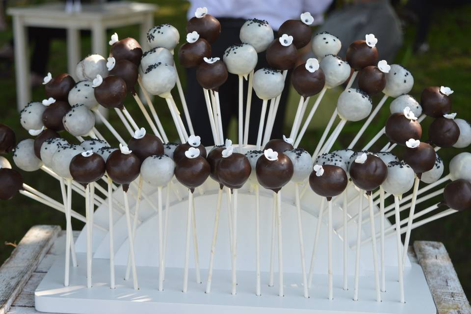 Cake pops con pizzi commestibi