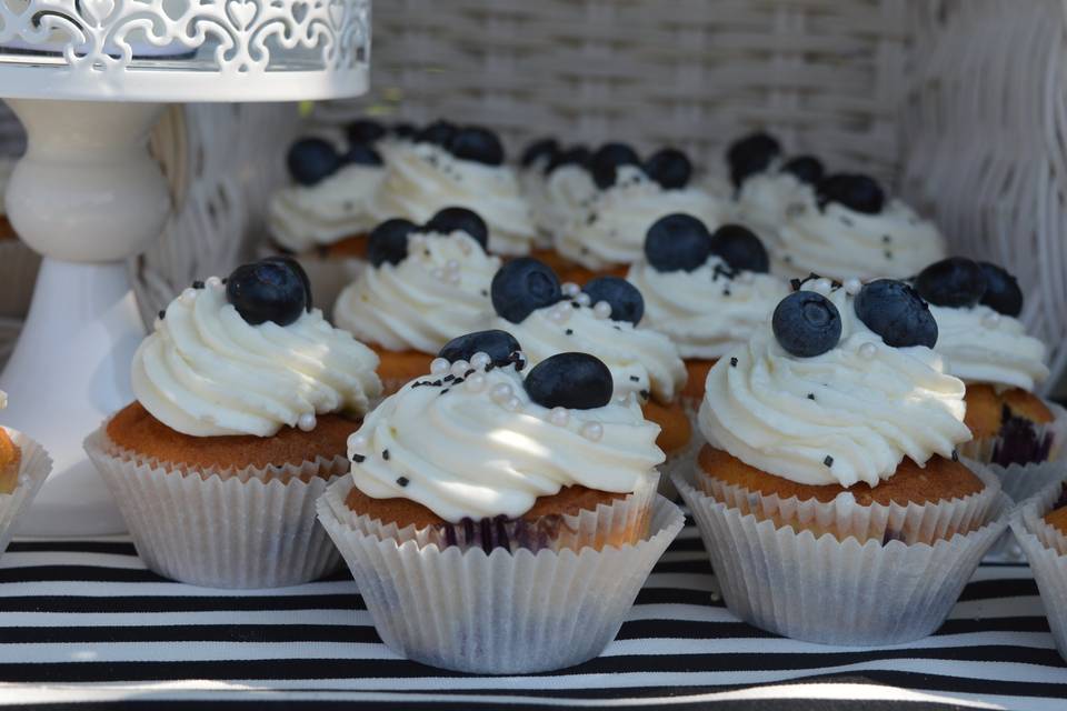 Cupcakes black and white