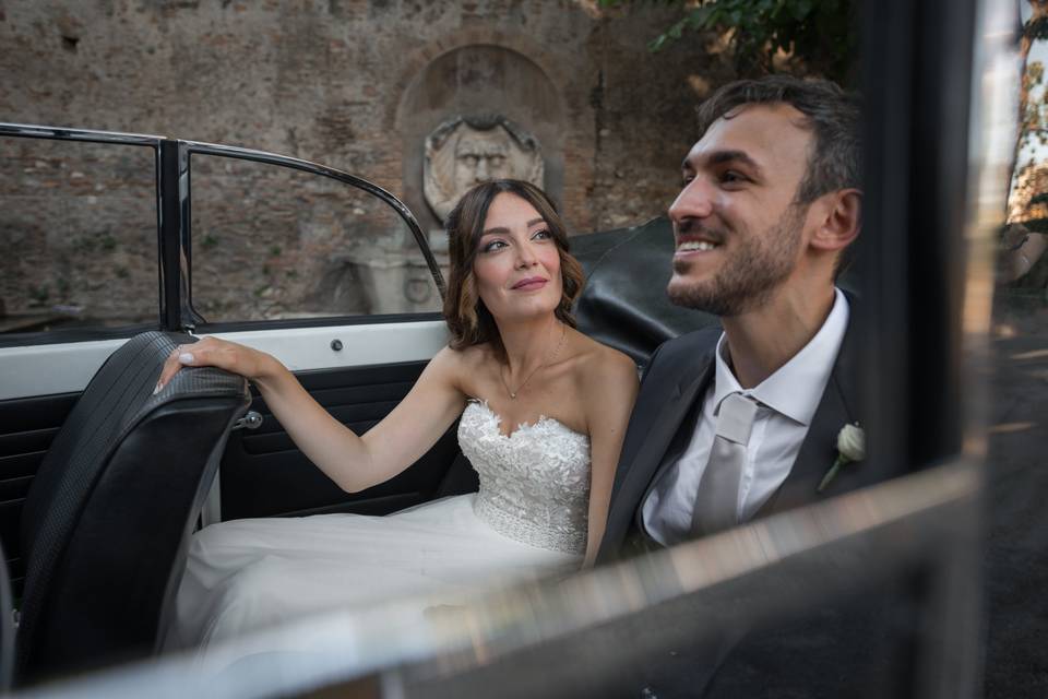 Sposi in macchina