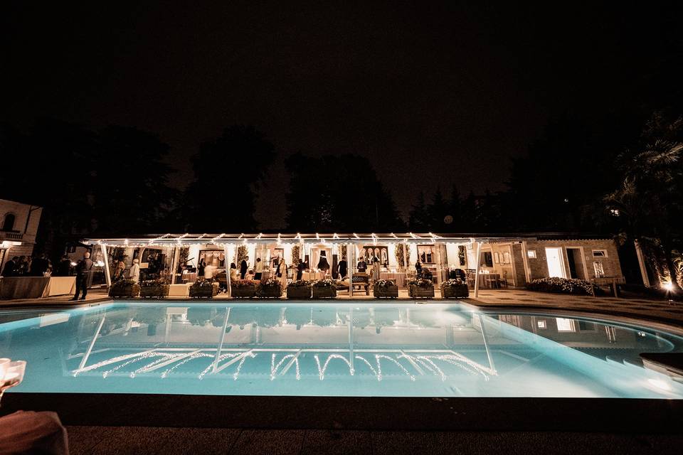 Il gazebo bordo piscina