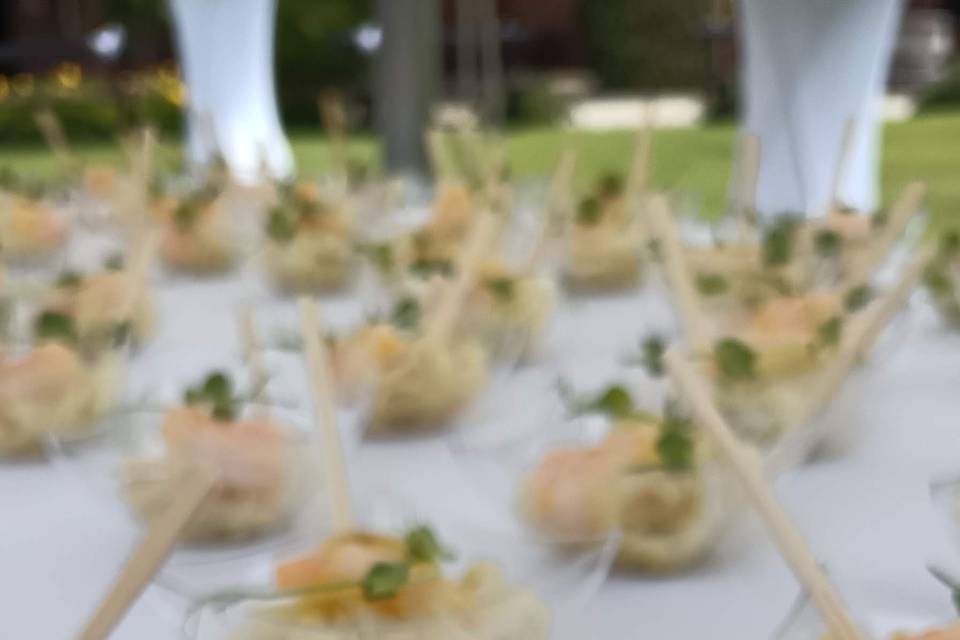 Gamberi con foglie di finocchi