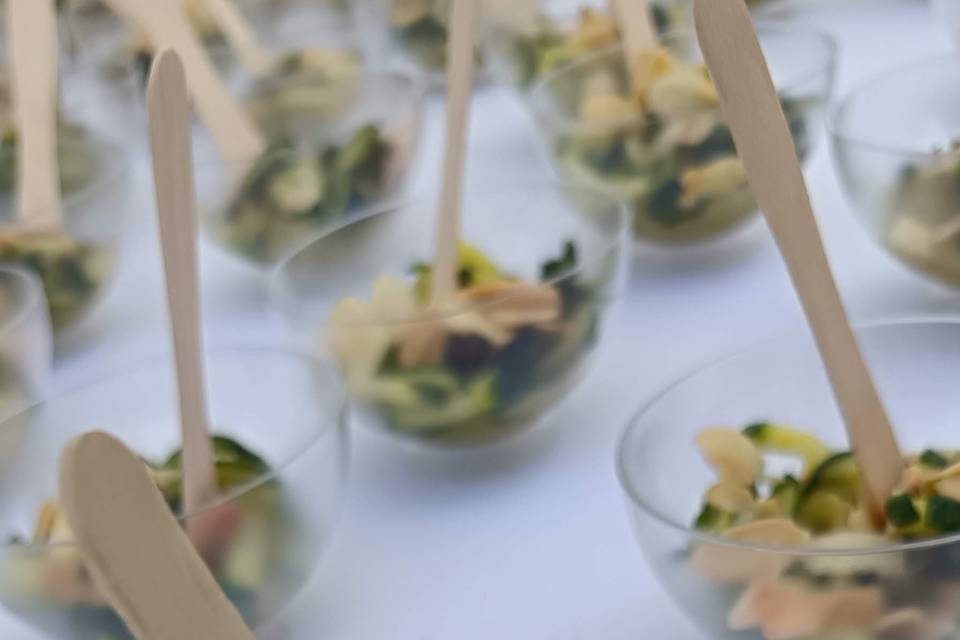 Zucchine con mandorle a fette