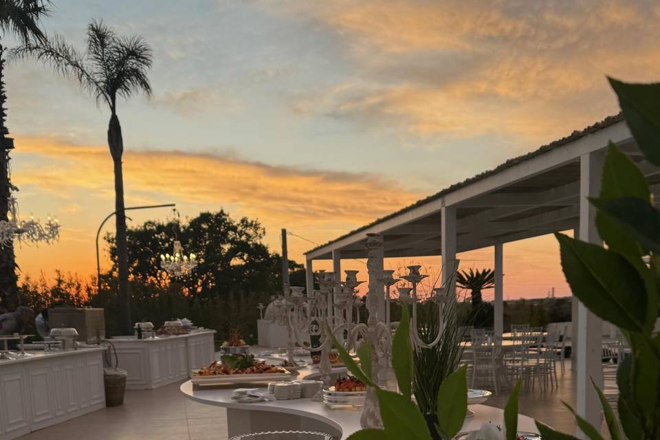 Buffet al tramonto