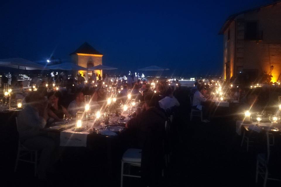 Giardino del pozzo di notte