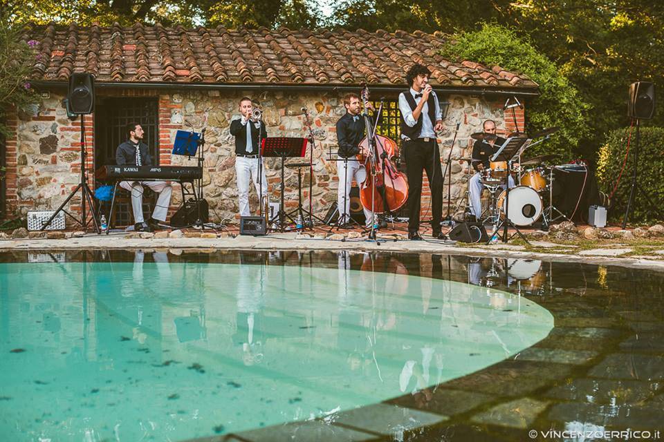 Swing Band bordo piscina