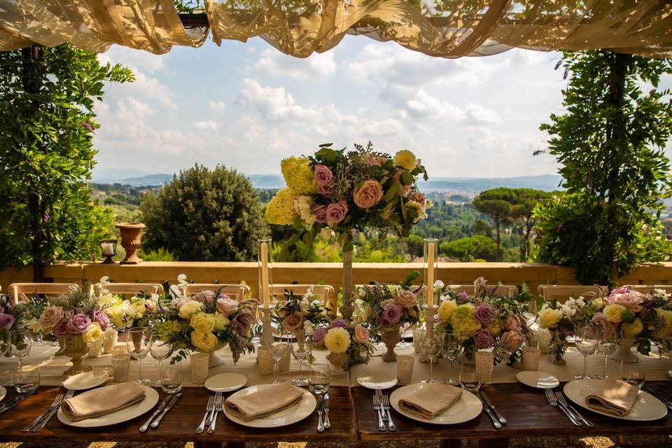 Table decoration in the villa