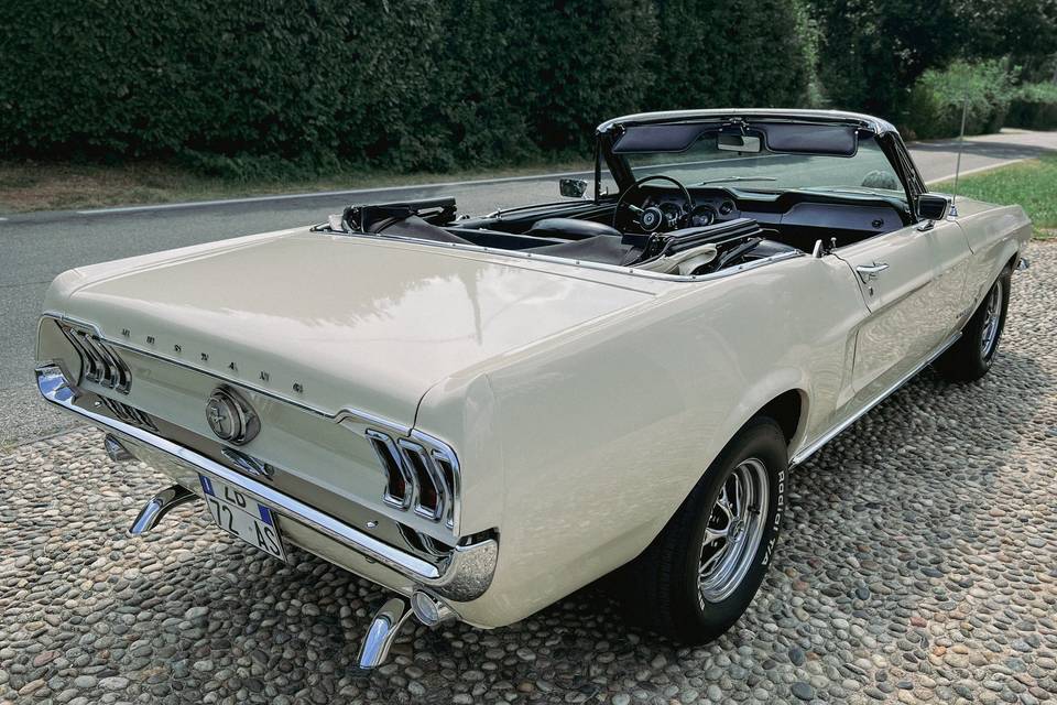 Ford Mustang Convertible