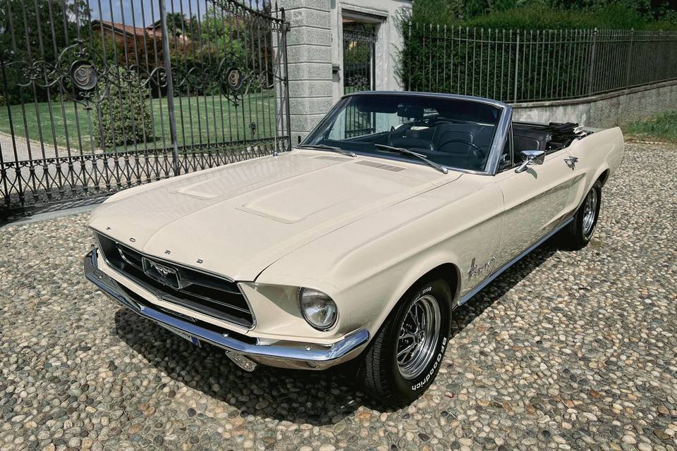 Ford Mustang Convertible