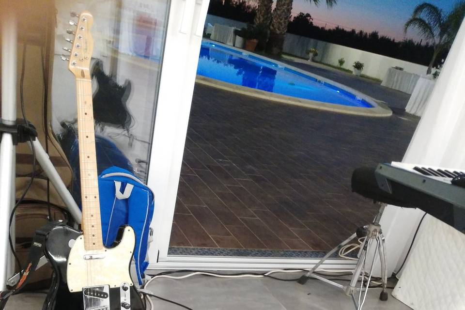 Guitar & Piscina Rakali