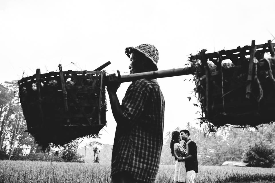 Engagement photographer Bali