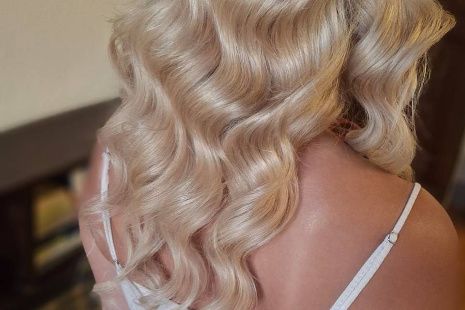 Waves for bride