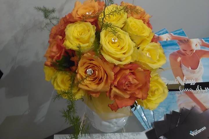 Bouquet giallo arancio con str