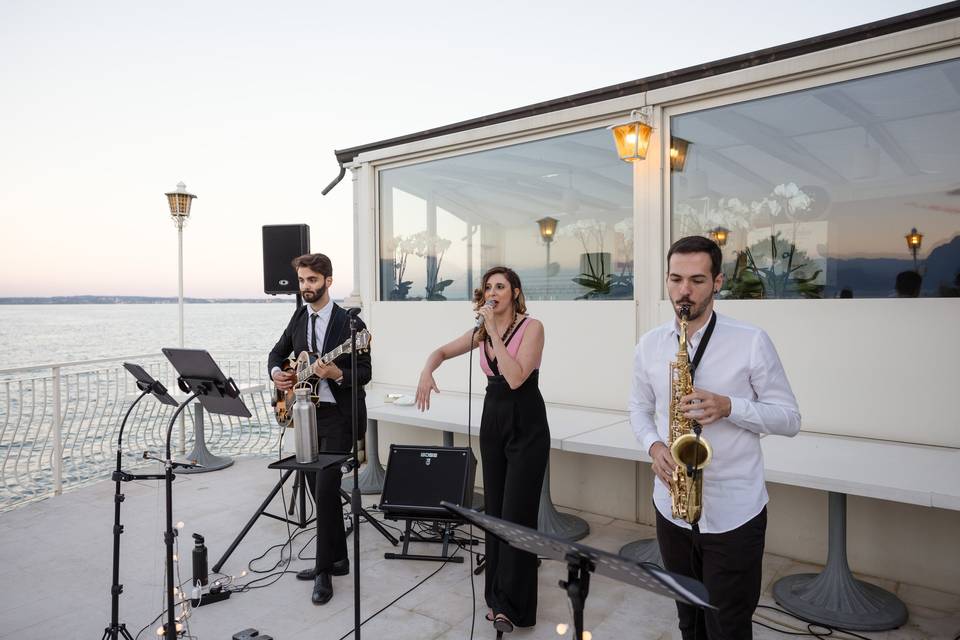 Trio voce, chitarra e sax