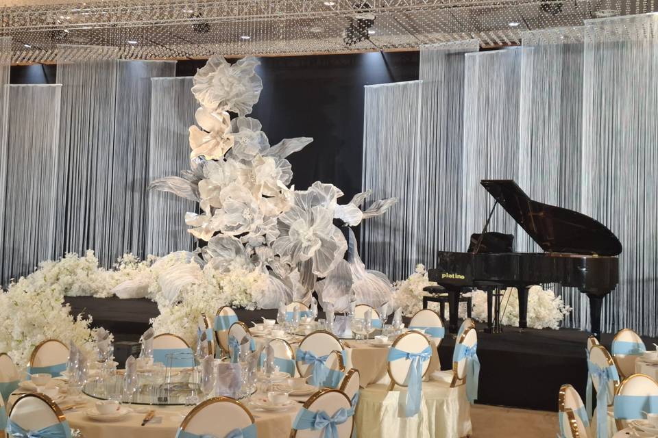 Palco teatrale con pianoforte