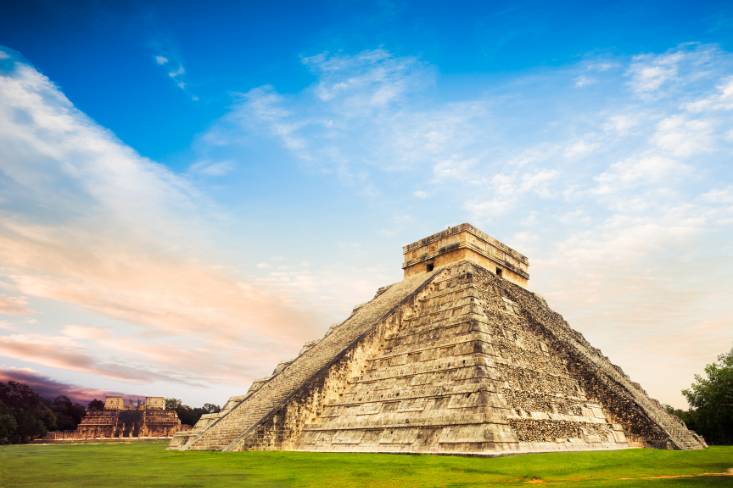 El Castillo pyramid - Yucatan