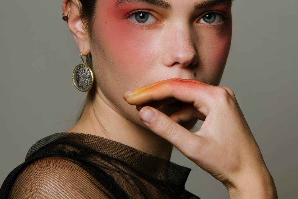 Editorial Make Up