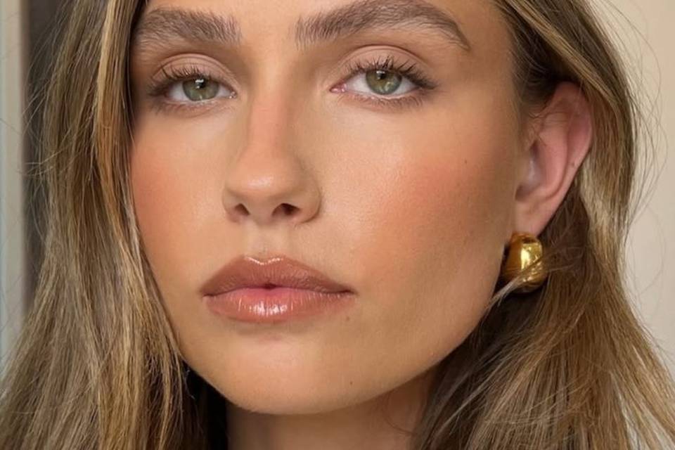 Natural makeup